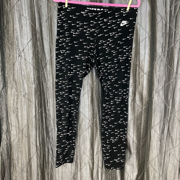 Nike Pants - NIKE LEGGINGS